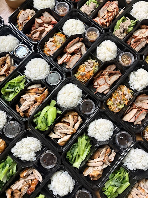 Cơm gà nướng cải xanh